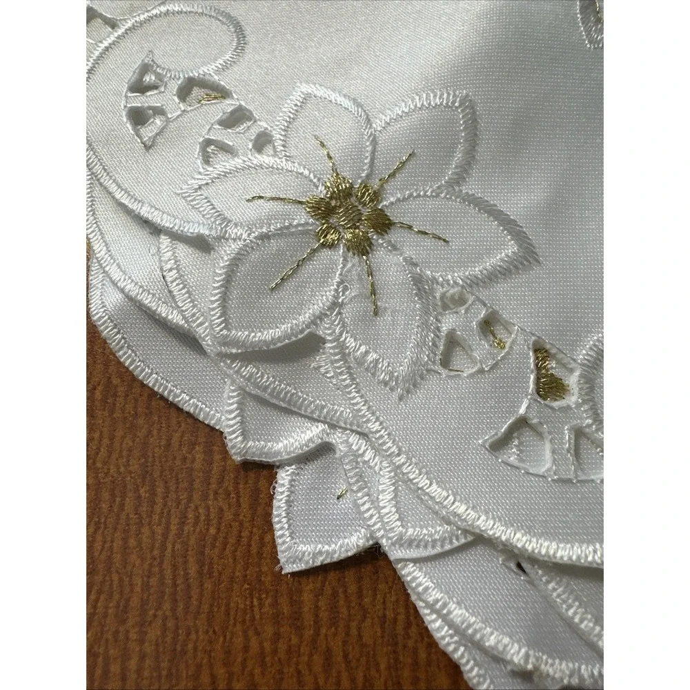 Set Of 4 Embroidered Table Linens: Christmas Placemats & Matching Napkins‎
